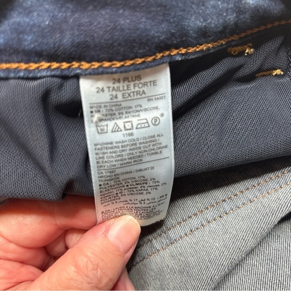 Old Navy Plus Women's Rockstar Mid Rise Super Skinny Jean Size 24 - Picture 13 of 15